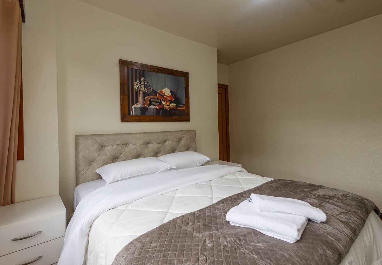 Apartamento em Gramado - Apto iluminado com 4 quartos a 700m da R Coberta!