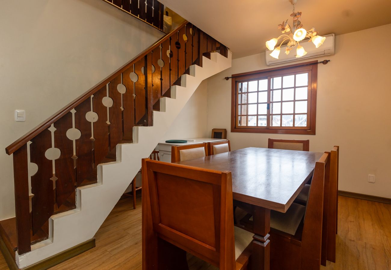 Apartamento em Gramado - Apto iluminado com 4 quartos a 700m da R Coberta!