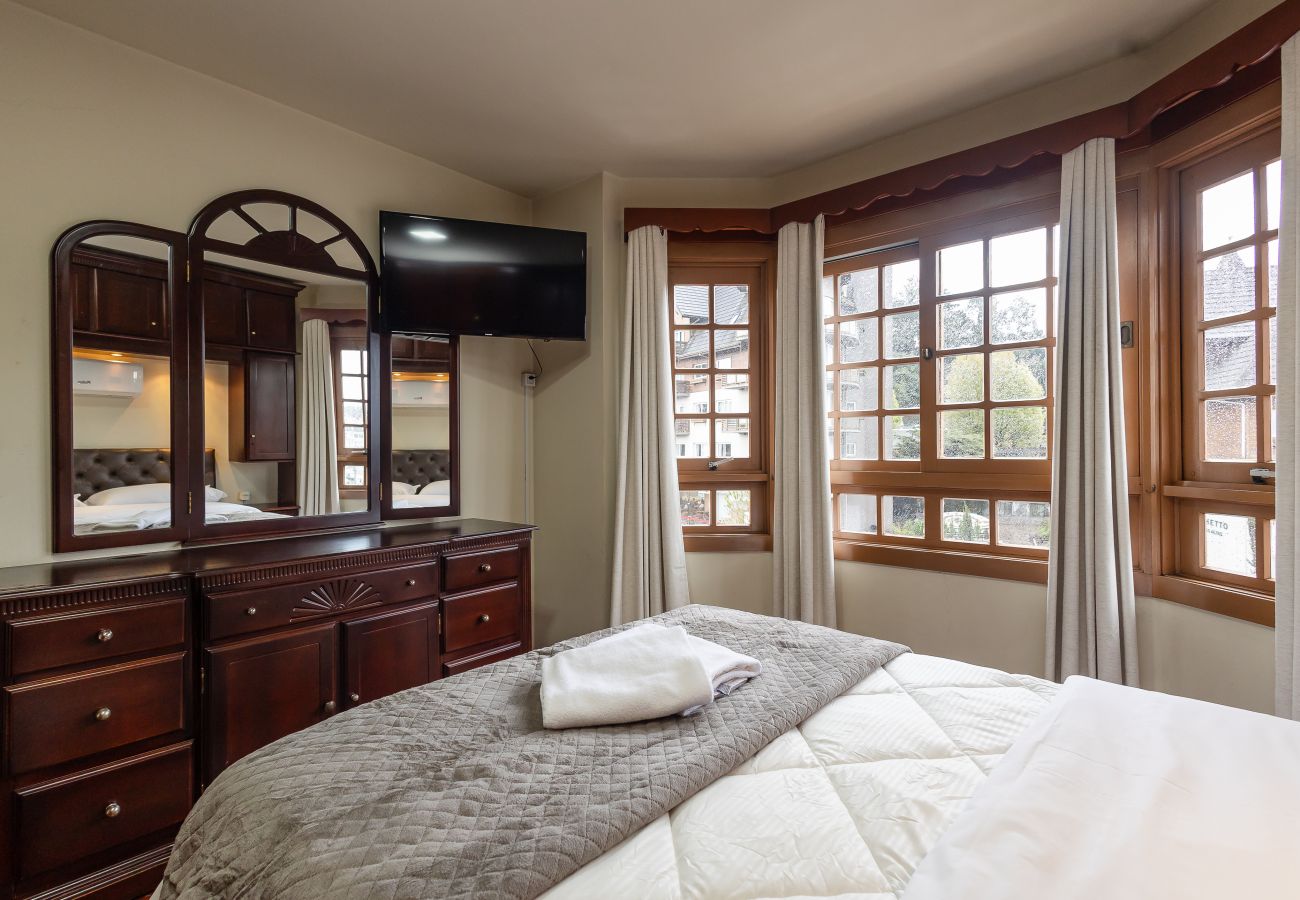 Apartamento em Gramado - Apto iluminado com 4 quartos a 700m da R Coberta!