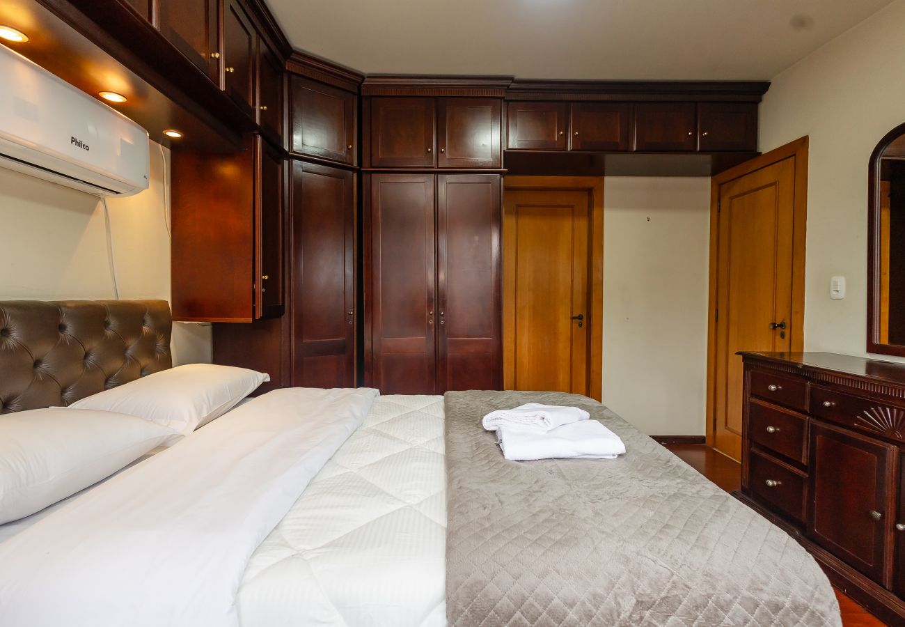 Apartamento em Gramado - Apto iluminado com 4 quartos a 700m da R Coberta!