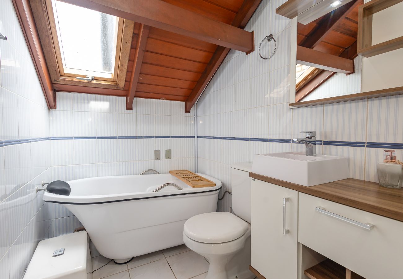 Apartamento em Gramado - Apto iluminado com 4 quartos a 700m da R Coberta!