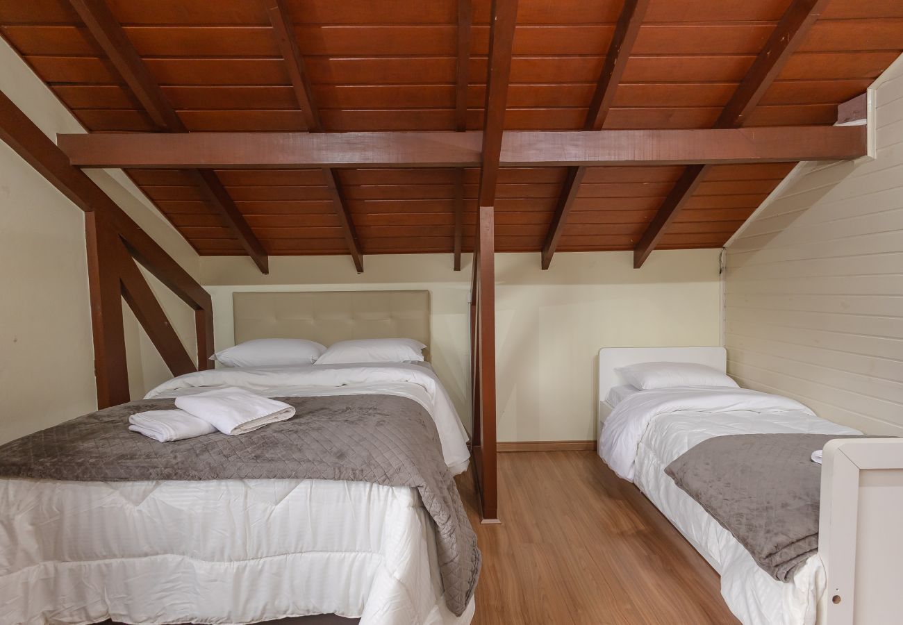 Apartamento em Gramado - Apto iluminado com 4 quartos a 700m da R Coberta!