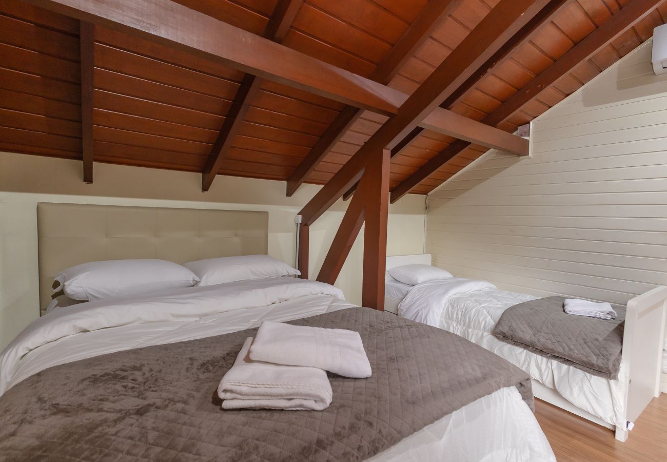 Apartamento em Gramado - Apto iluminado com 4 quartos a 700m da R Coberta!