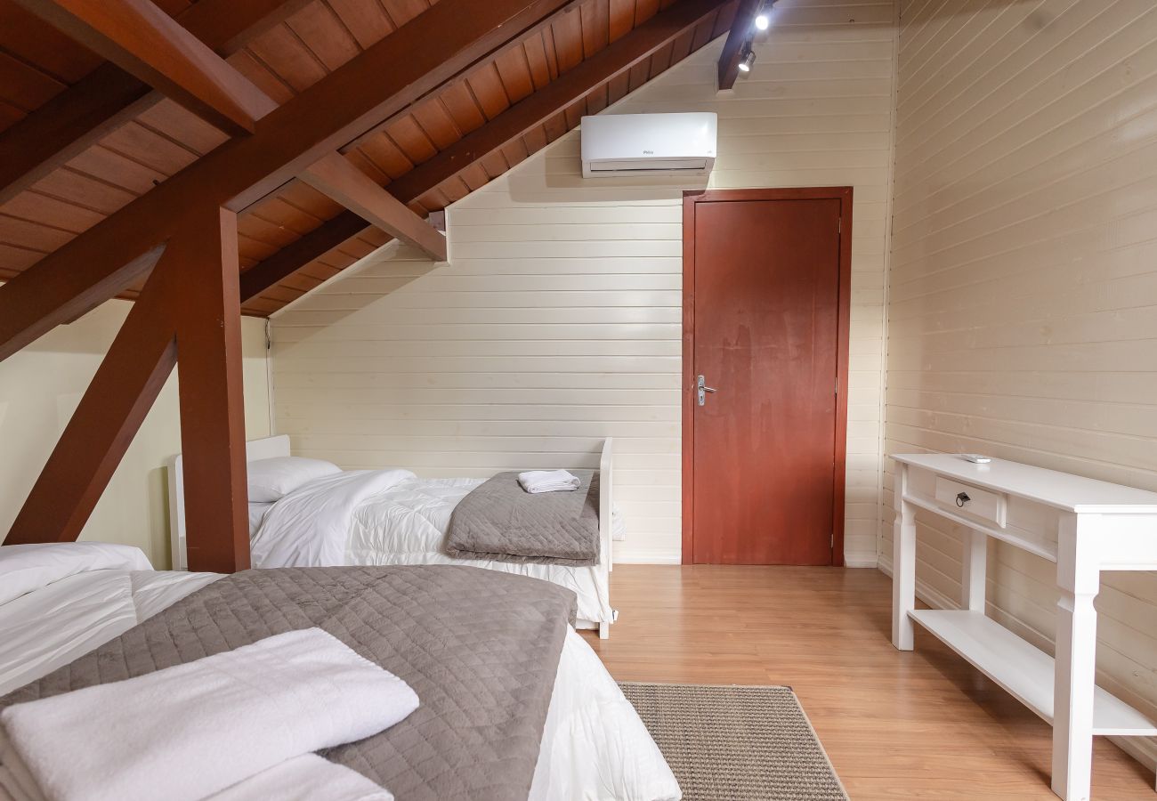 Apartamento em Gramado - Apto iluminado com 4 quartos a 700m da R Coberta!