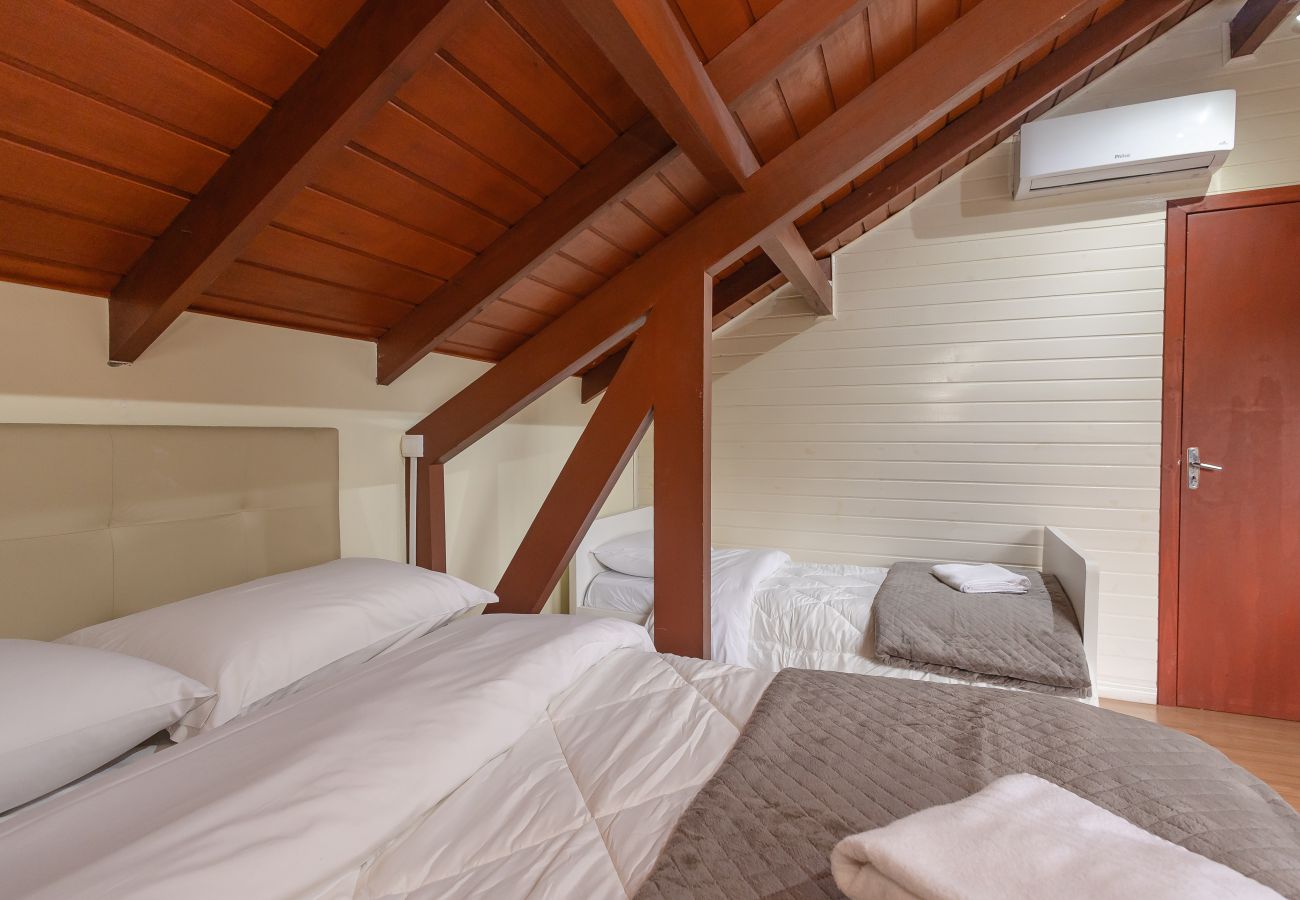 Apartamento em Gramado - Apto iluminado com 4 quartos a 700m da R Coberta!