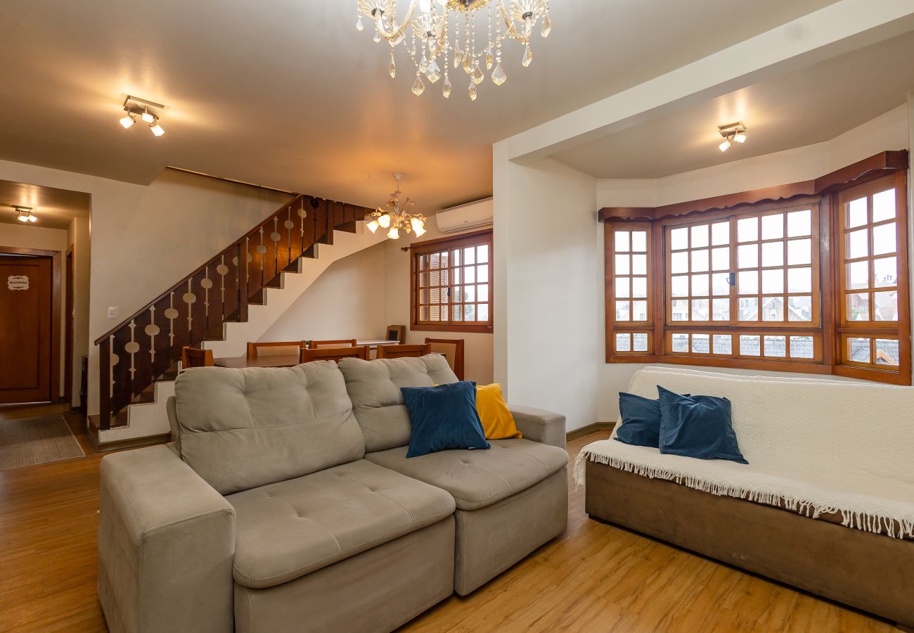 Apartamento em Gramado - Apto iluminado com 4 quartos a 700m da R Coberta!