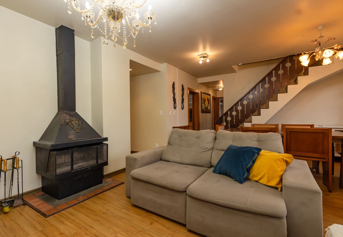 Apartamento em Gramado - Apto iluminado com 4 quartos a 700m da R Coberta!