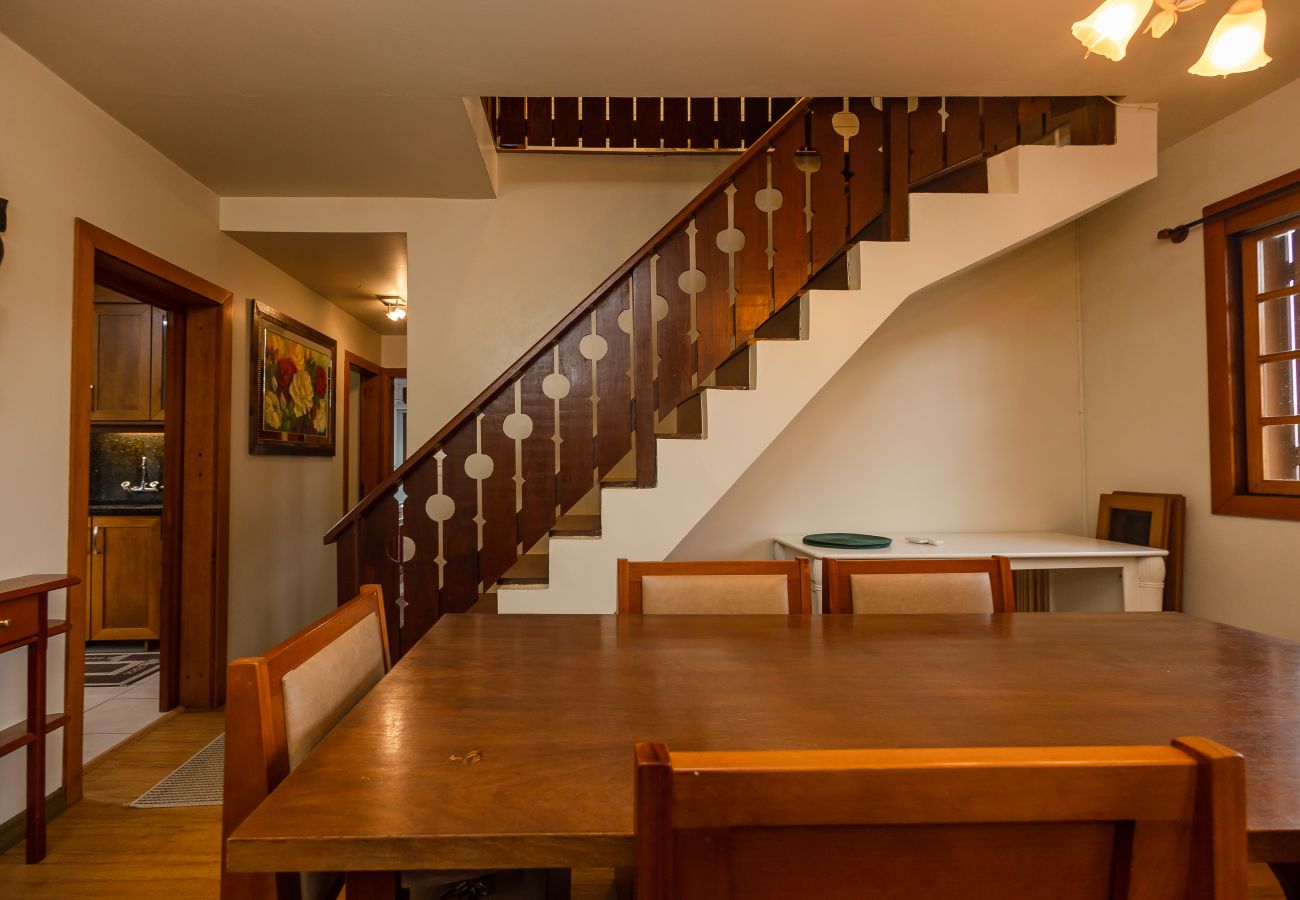 Apartamento em Gramado - Apto iluminado com 4 quartos a 700m da R Coberta!