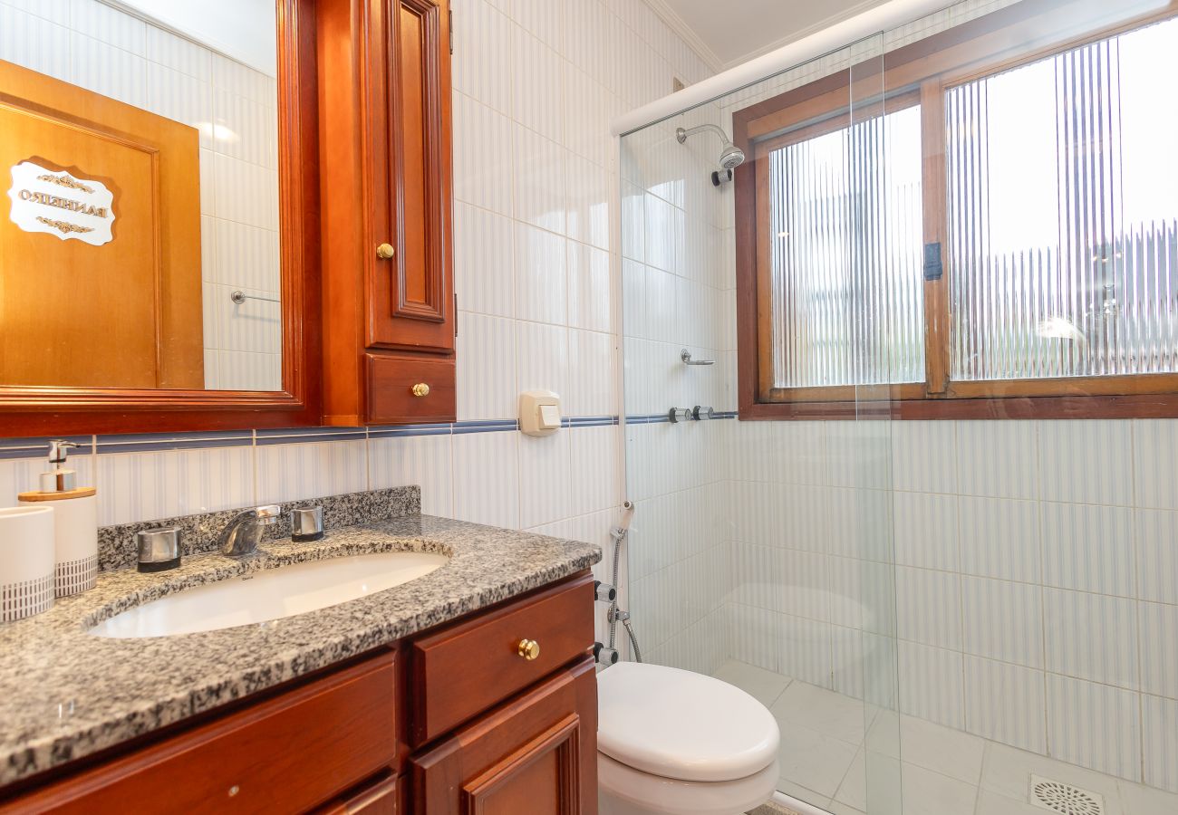 Apartamento em Gramado - Apto iluminado com 4 quartos a 700m da R Coberta!