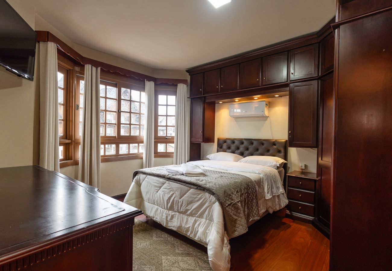 Apartamento em Gramado - Apto iluminado com 4 quartos a 700m da R Coberta!