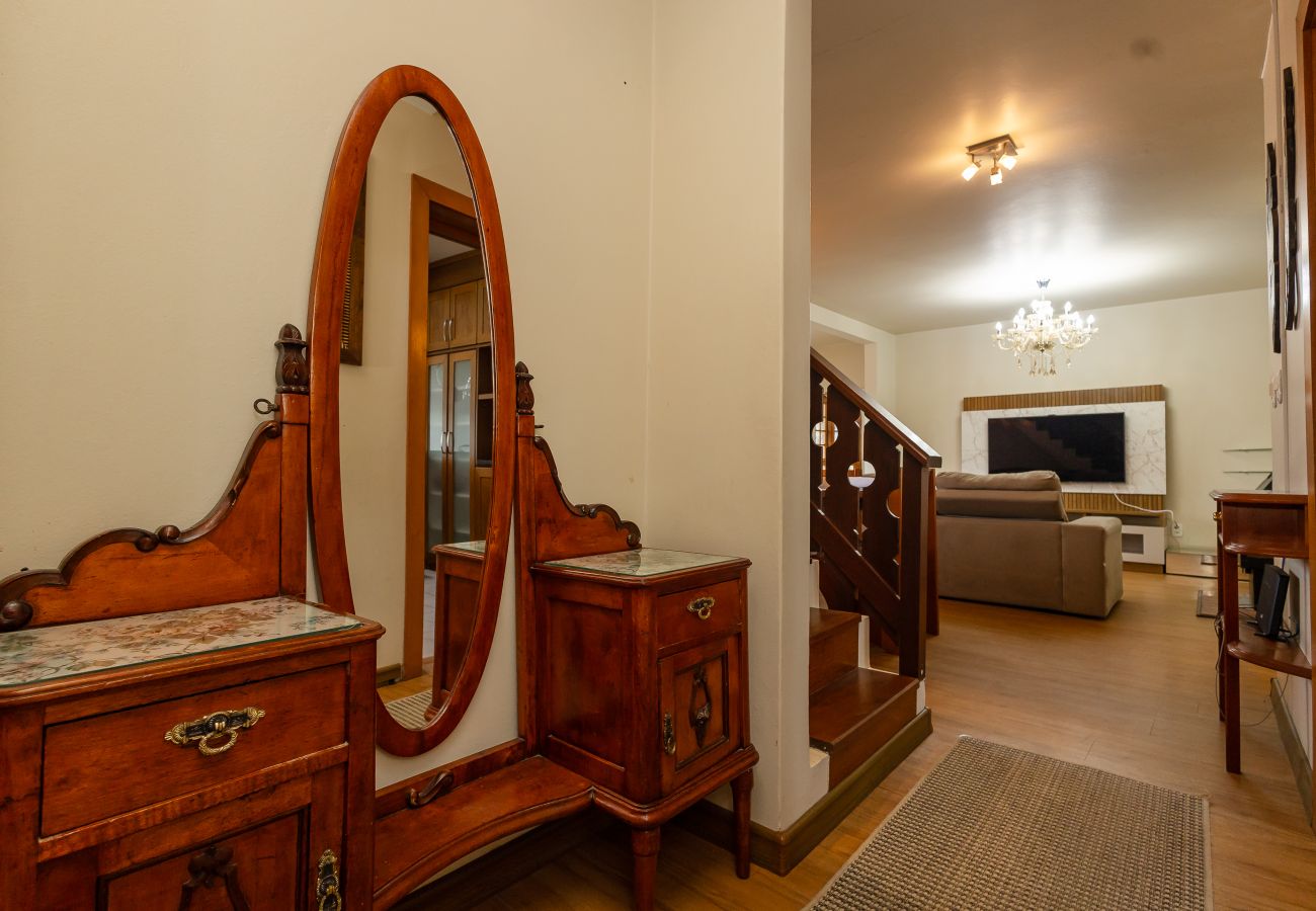 Apartamento em Gramado - Apto iluminado com 4 quartos a 700m da R Coberta!