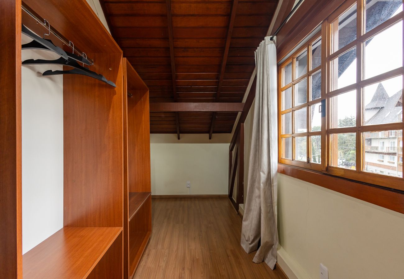 Apartamento em Gramado - Apto iluminado com 4 quartos a 700m da R Coberta!