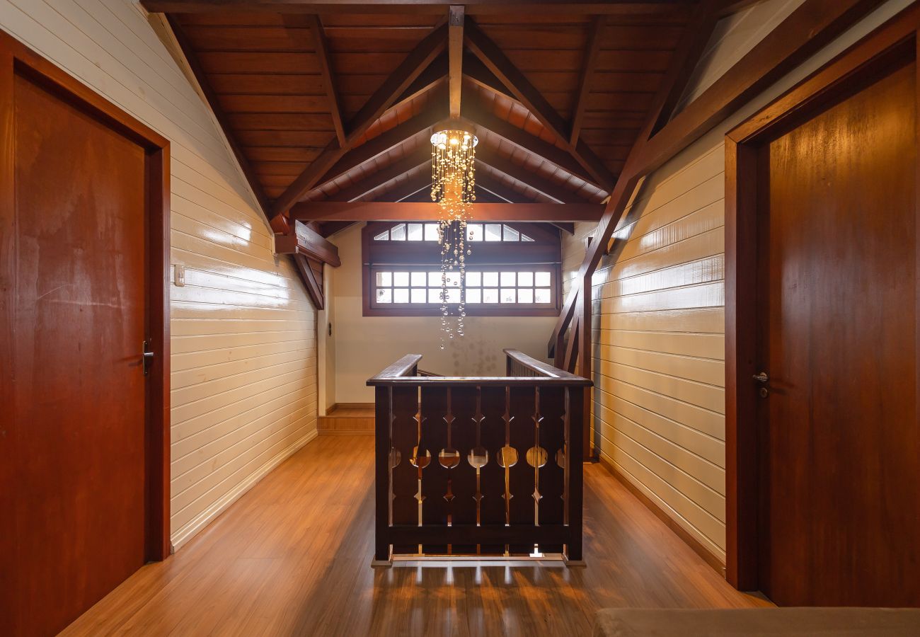 Apartamento em Gramado - Apto iluminado com 4 quartos a 700m da R Coberta!