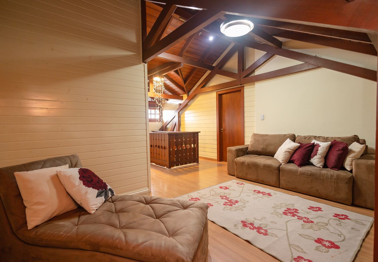 Apartamento em Gramado - Apto iluminado com 4 quartos a 700m da R Coberta!