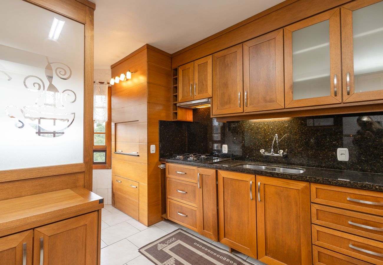 Apartamento em Gramado - Apto iluminado com 4 quartos a 700m da R Coberta!