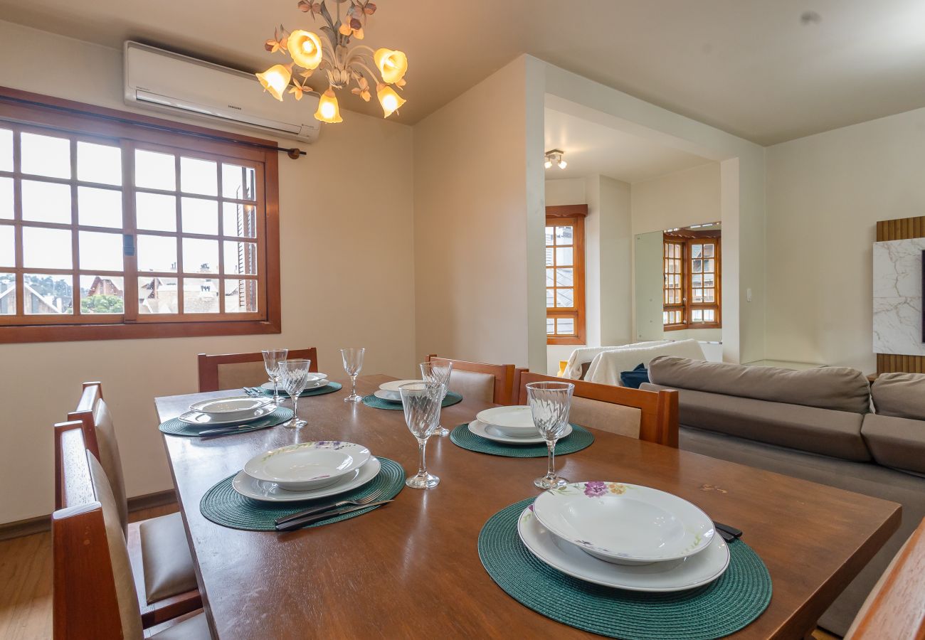 Apartamento em Gramado - Apto iluminado com 4 quartos a 700m da R Coberta!