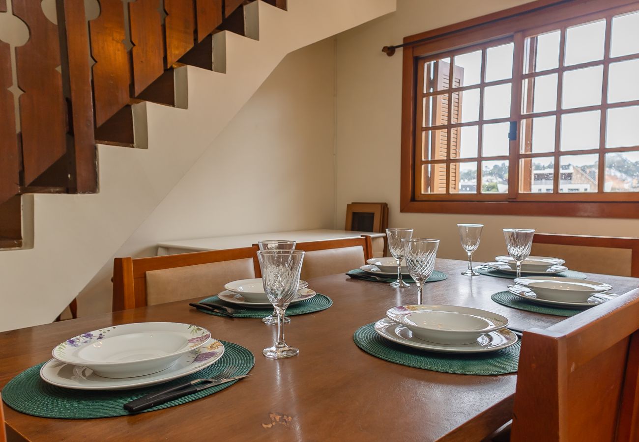 Apartamento em Gramado - Apto iluminado com 4 quartos a 700m da R Coberta!