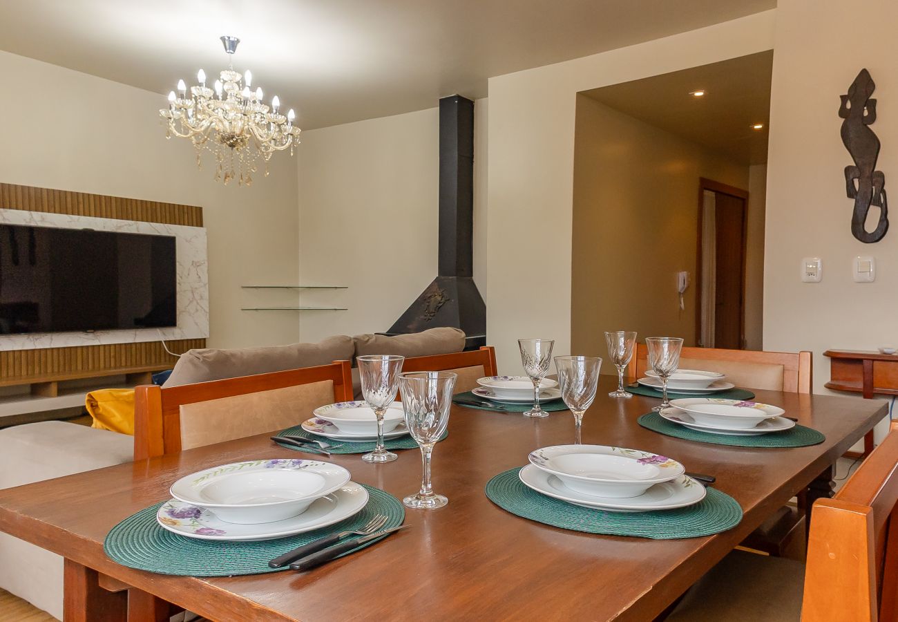 Apartamento em Gramado - Apto iluminado com 4 quartos a 700m da R Coberta!