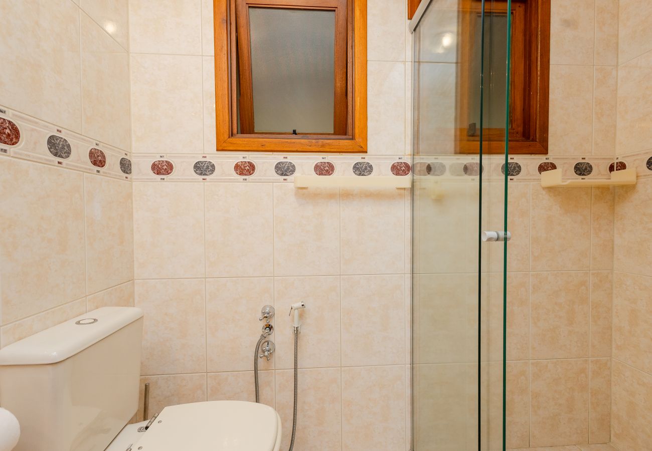 Apartamento em Gramado - 1D aconchegante com vista para o vale, 1,5km da R Coberta