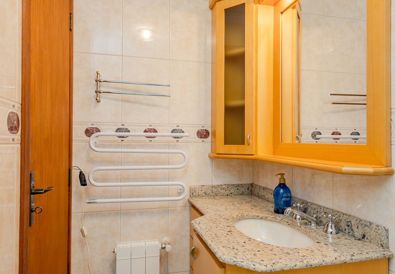 Apartamento em Gramado - 1D aconchegante com vista para o vale, 1,5km da R Coberta