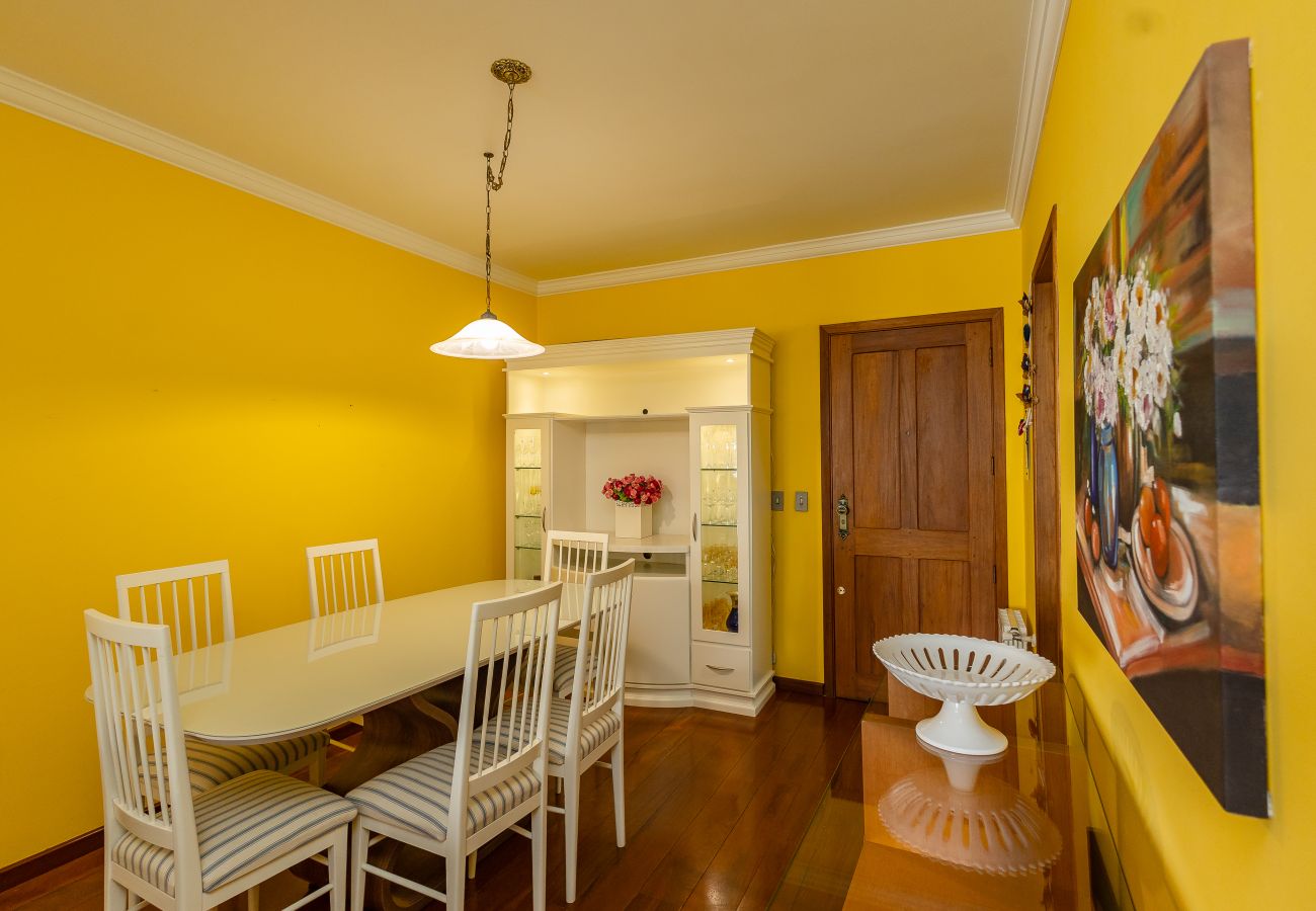 Apartamento em Gramado - 1D aconchegante com vista para o vale, 1,5km da R Coberta