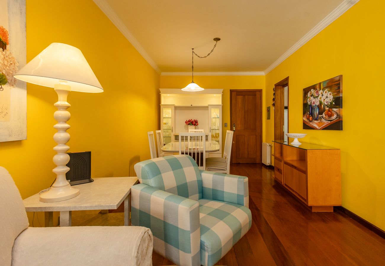 Apartamento em Gramado - 1D aconchegante com vista para o vale, 1,5km da R Coberta