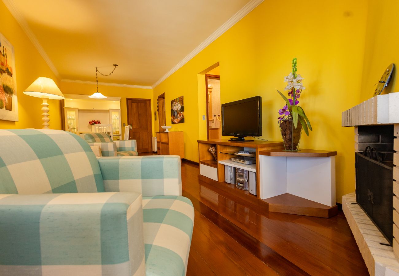 Apartamento em Gramado - 1D aconchegante com vista para o vale, 1,5km da R Coberta