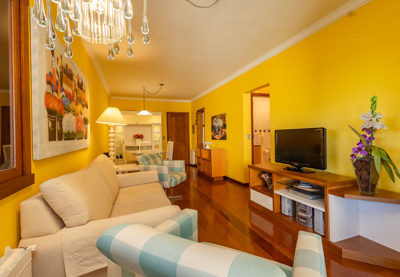 Apartamento em Gramado - 1D aconchegante com vista para o vale, 1,5km da R Coberta