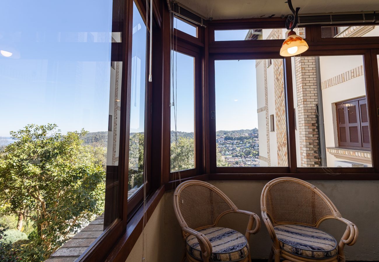 Apartamento em Gramado - 1D aconchegante com vista para o vale, 1,5km da R Coberta