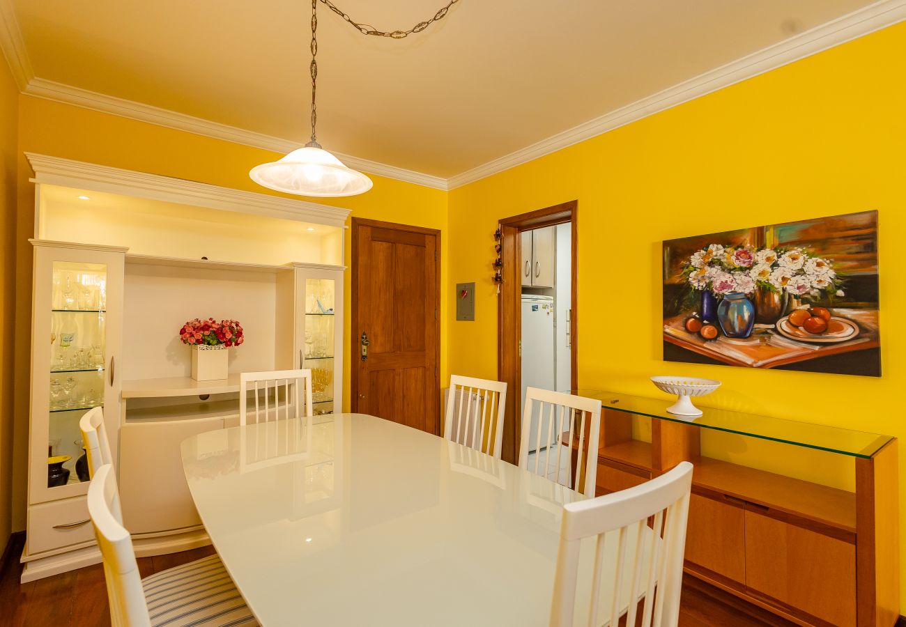 Apartamento em Gramado - 1D aconchegante com vista para o vale, 1,5km da R Coberta