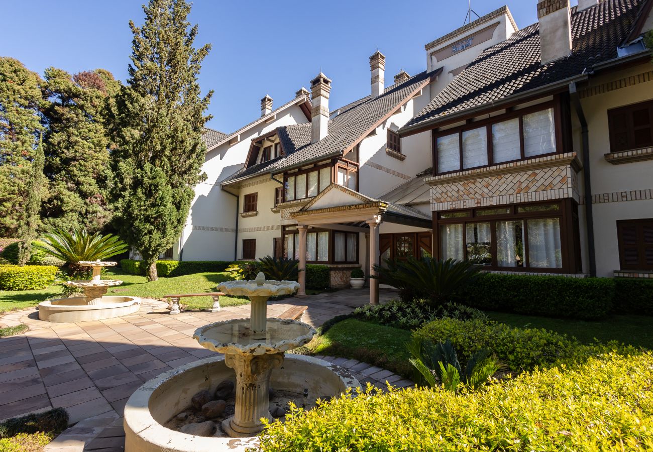 Apartamento em Gramado - 1D aconchegante com vista para o vale, 1,5km da R Coberta