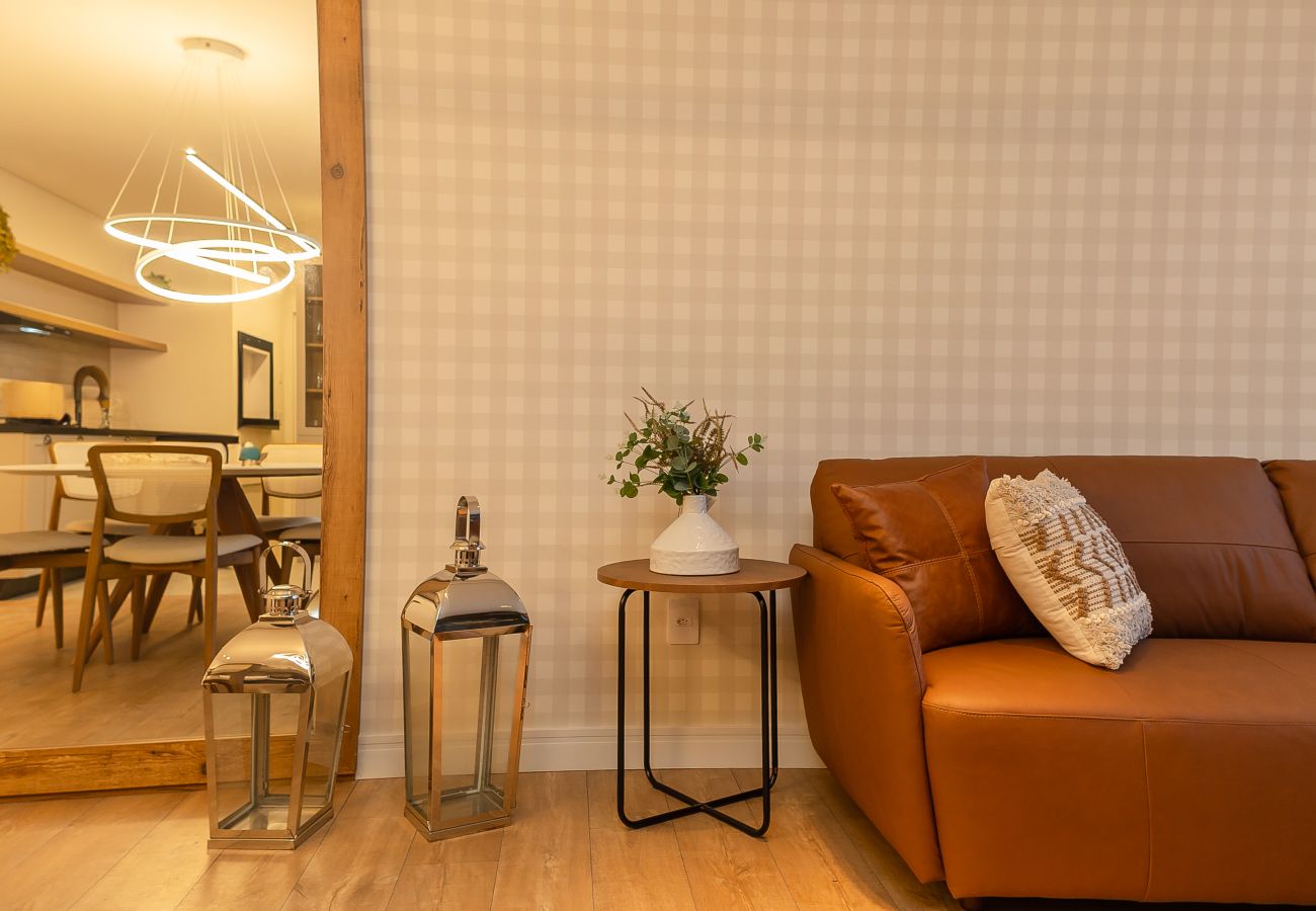 Apartamento em Gramado - NOVO! Apto moderno (2 suítes) a 600m da Rua Coberta!