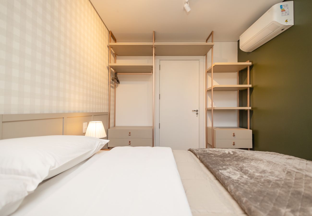 Apartamento em Gramado - NOVO! Apto moderno (2 suítes) a 600m da Rua Coberta!