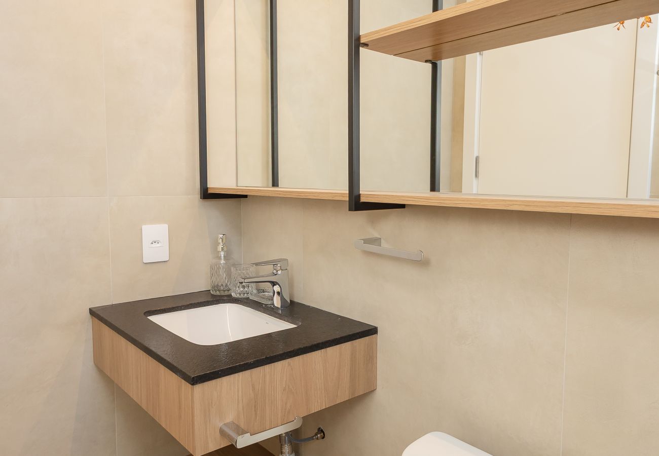 Apartamento em Gramado - NOVO! Apto moderno (2 suítes) a 600m da Rua Coberta!