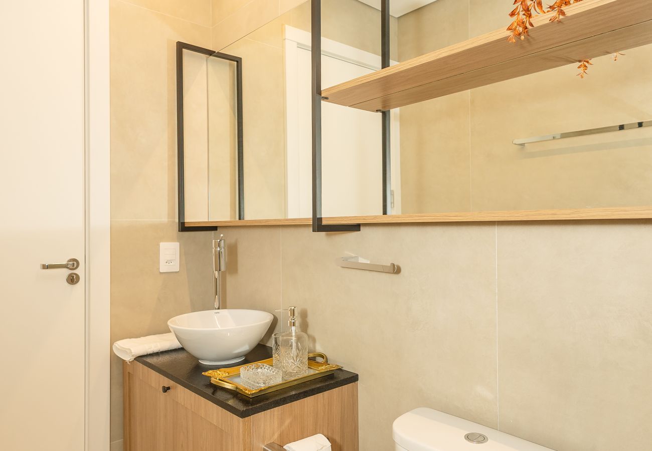 Apartamento em Gramado - NOVO! Apto moderno (2 suítes) a 600m da Rua Coberta!