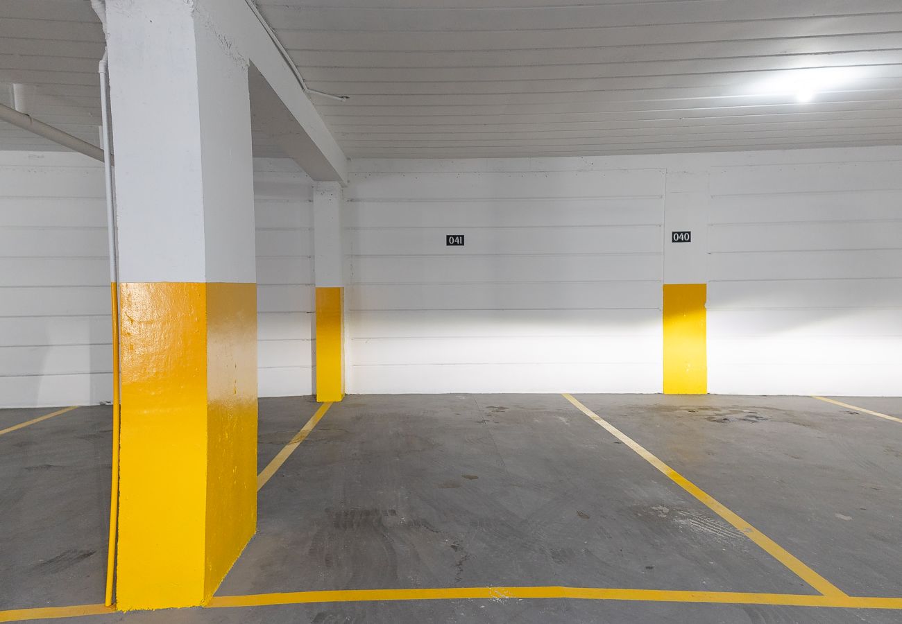 Apartamento em Gramado - NOVO! Apto moderno (2 suítes) a 600m da Rua Coberta!