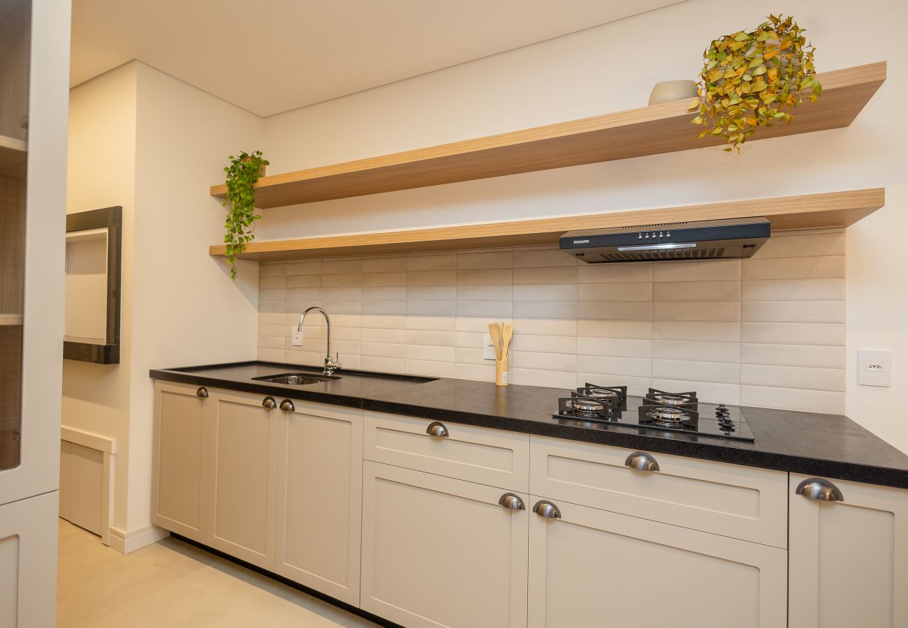 Apartamento em Gramado - NOVO! Apto moderno (2 suítes) a 600m da Rua Coberta!