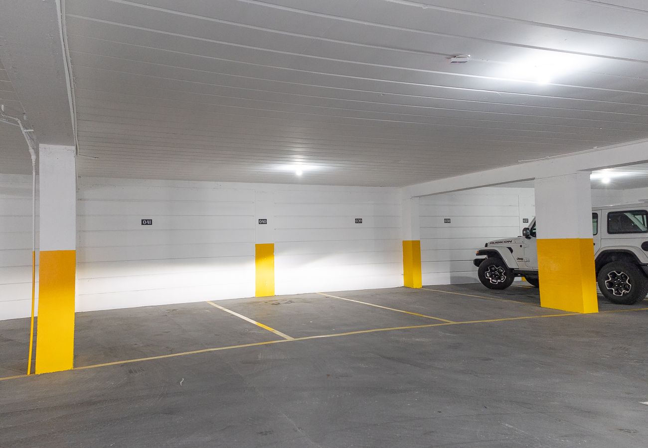 Apartamento em Gramado - NOVO! Apto moderno (2 suítes) a 600m da Rua Coberta!