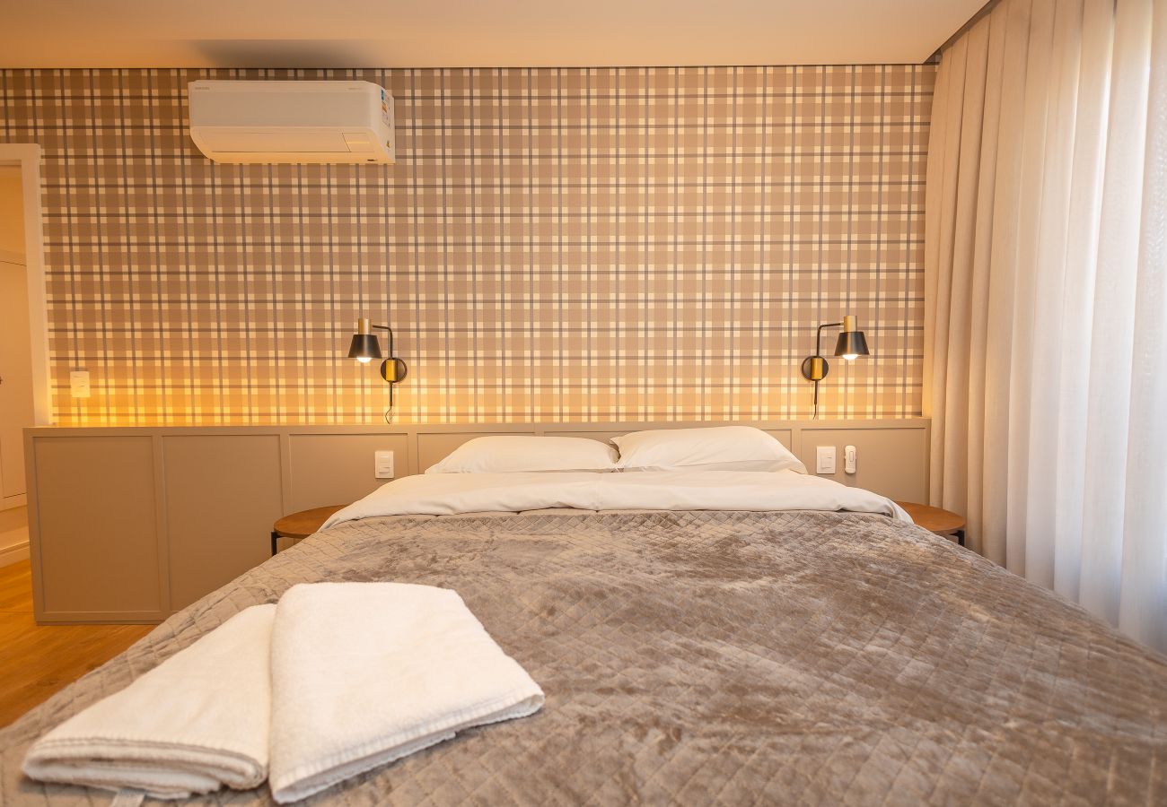 Apartamento em Gramado - NOVO! Apto moderno (2 suítes) a 600m da Rua Coberta!