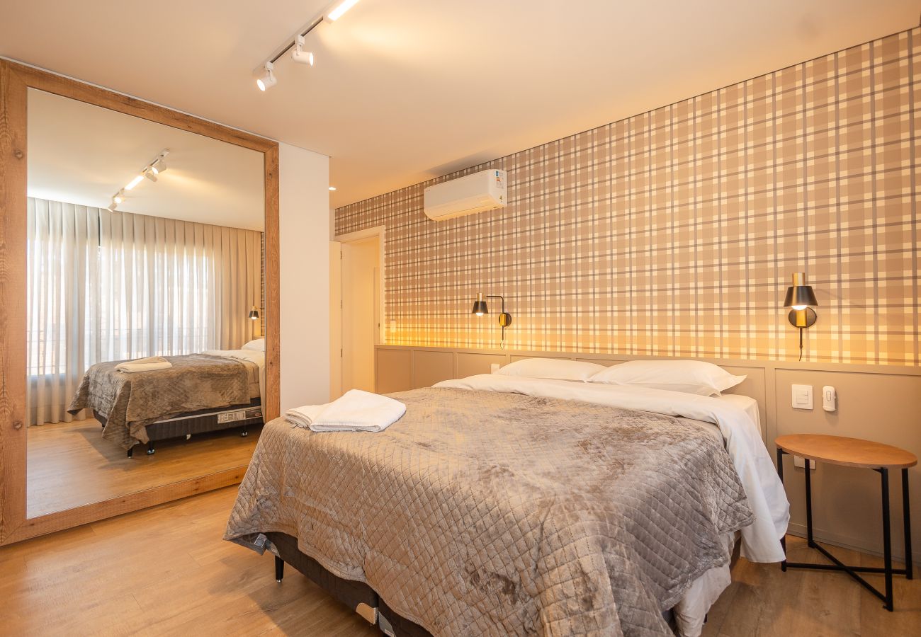 Apartamento em Gramado - NOVO! Apto moderno (2 suítes) a 600m da Rua Coberta!