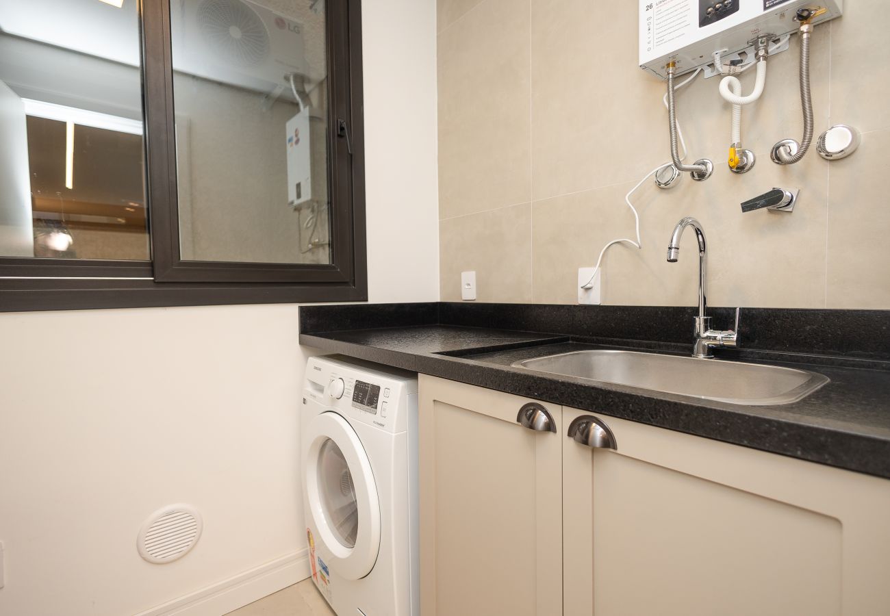 Apartamento em Gramado - NOVO! Apto moderno (2 suítes) a 600m da Rua Coberta!