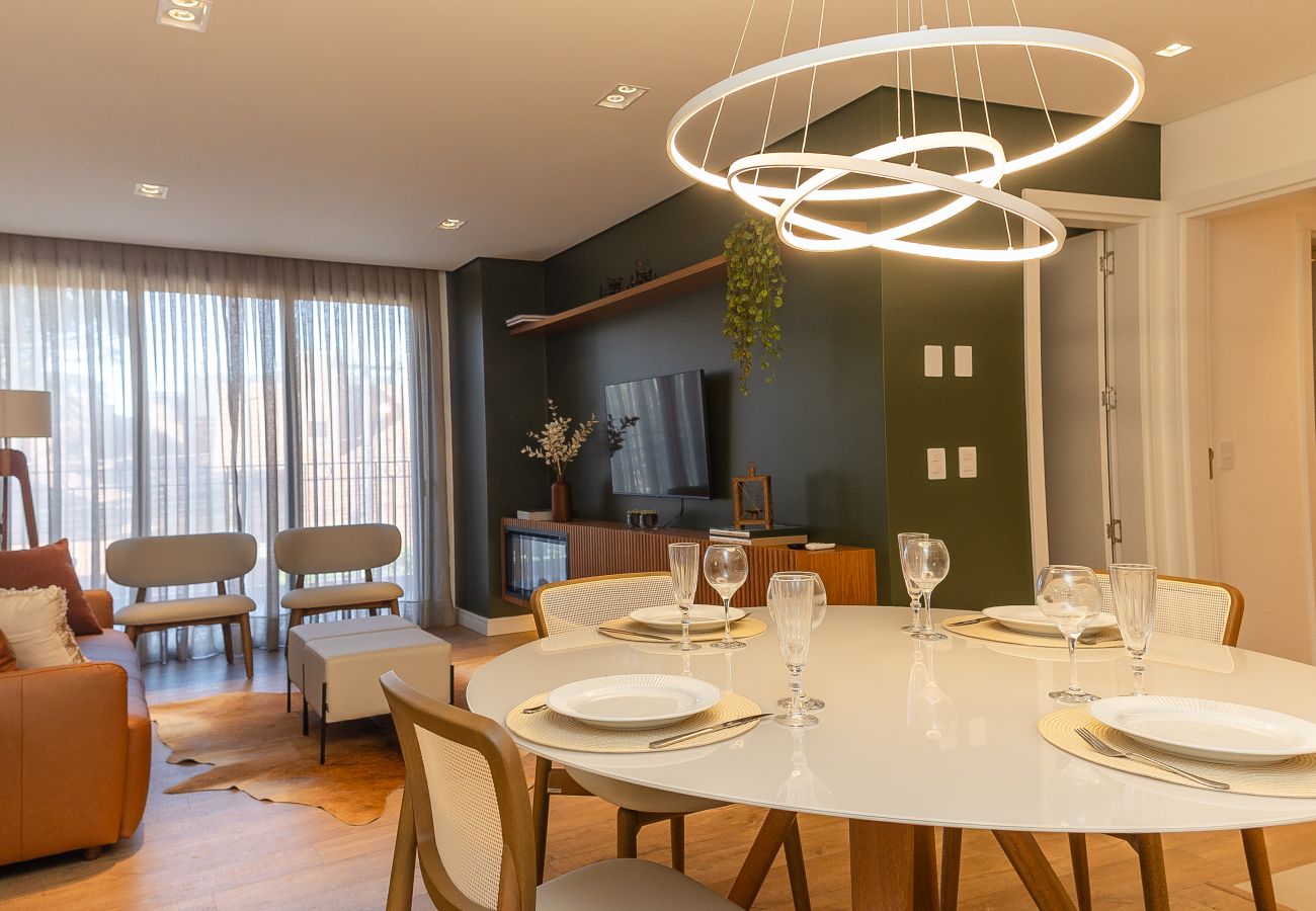 Apartamento em Gramado - NOVO! Apto moderno (2 suítes) a 600m da Rua Coberta!