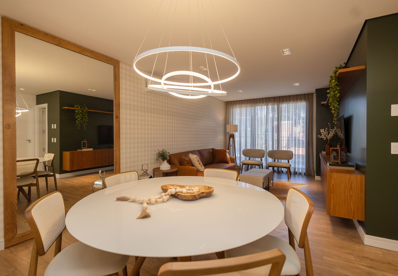 Apartamento em Gramado - NOVO! Apto moderno (2 suítes) a 600m da Rua Coberta!