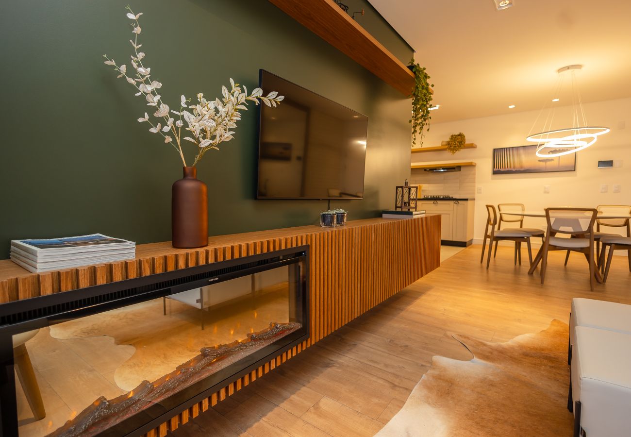 Apartamento em Gramado - NOVO! Apto moderno (2 suítes) a 600m da Rua Coberta!