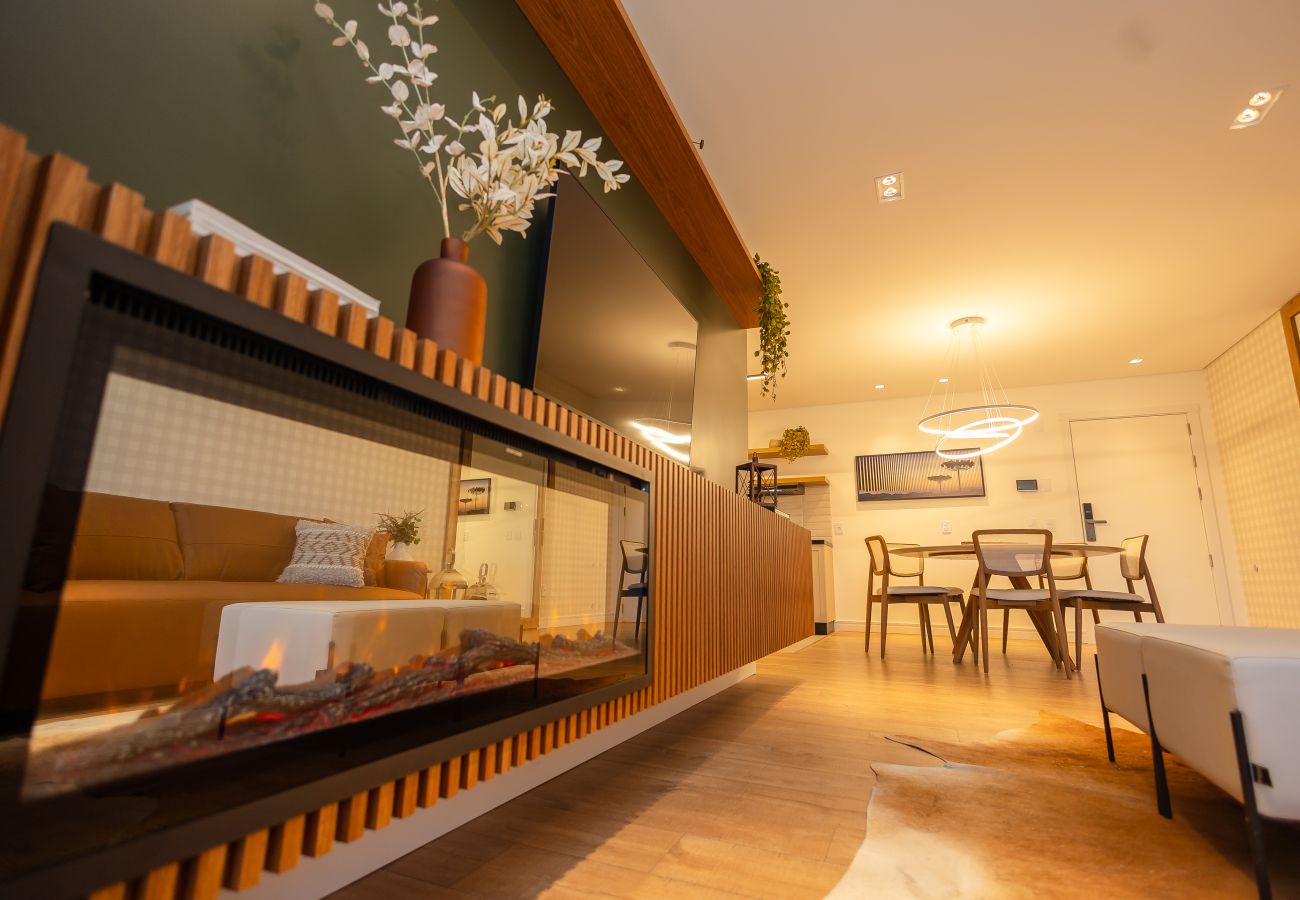 Apartamento em Gramado - NOVO! Apto moderno (2 suítes) a 600m da Rua Coberta!