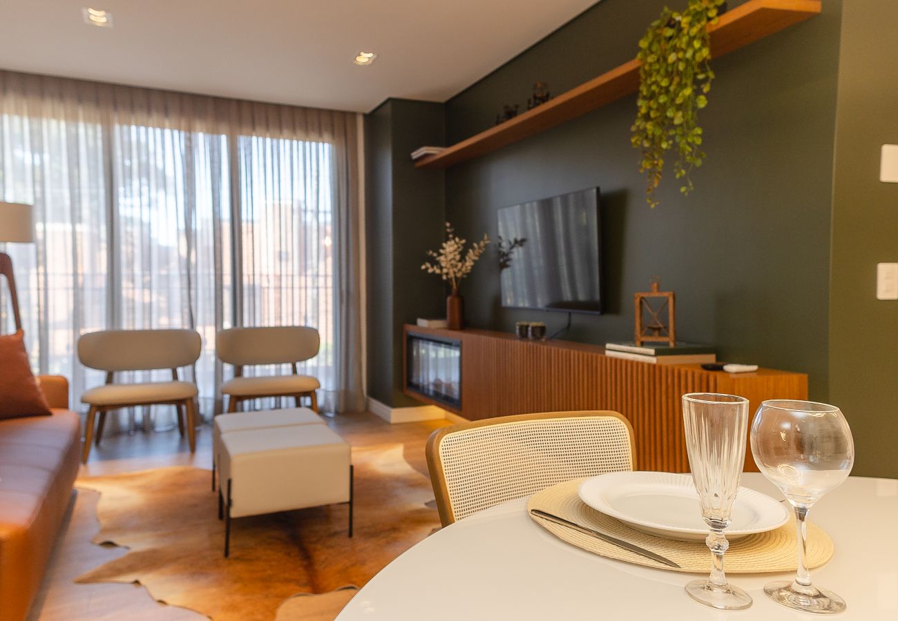 Apartamento em Gramado - NOVO! Apto moderno (2 suítes) a 600m da Rua Coberta!