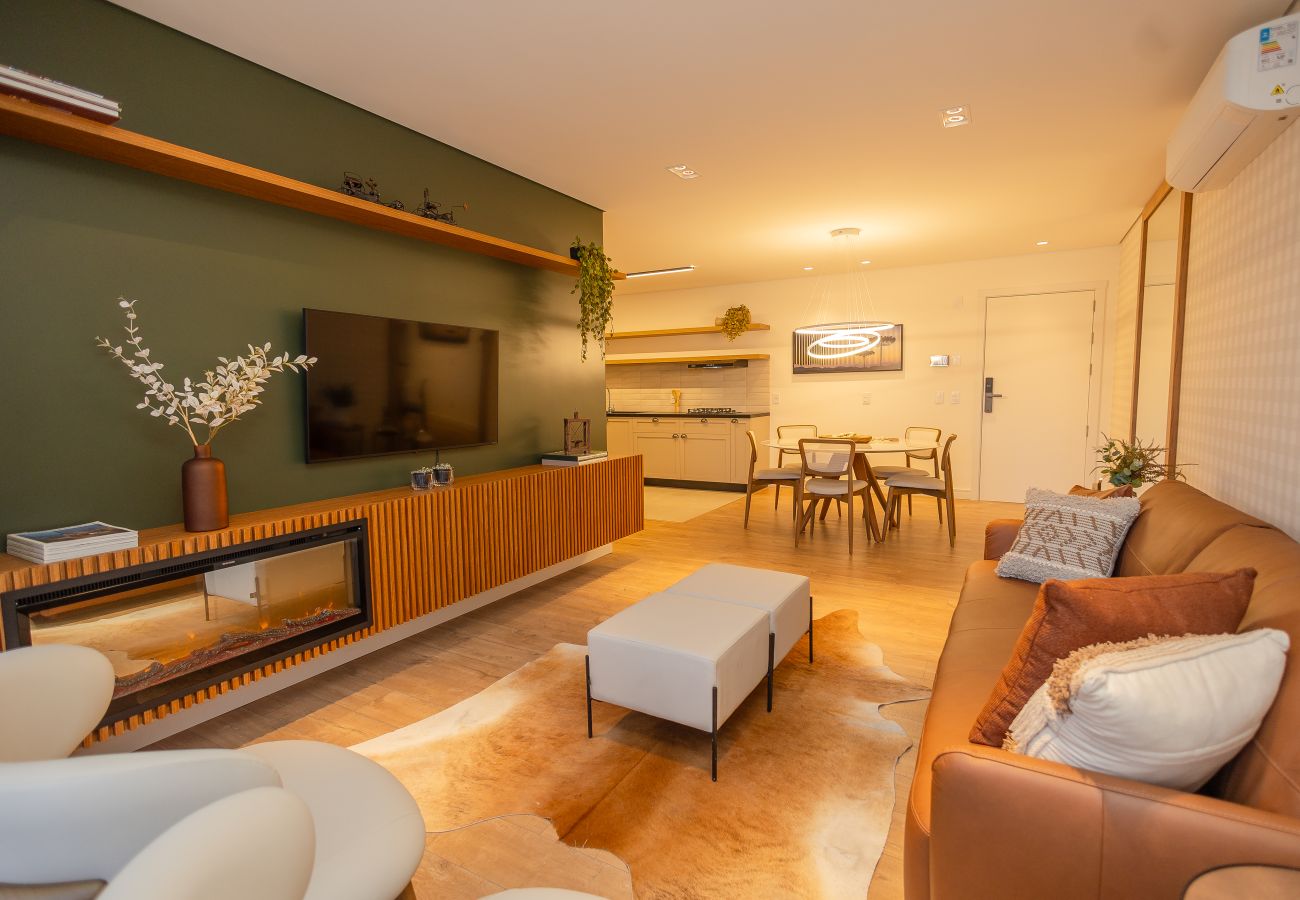 Apartamento em Gramado - NOVO! Apto moderno (2 suítes) a 600m da Rua Coberta!