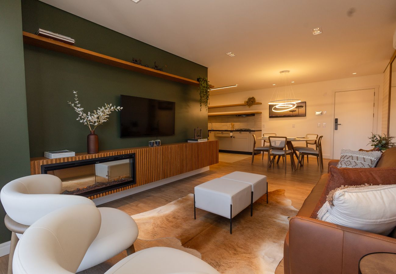 Apartamento em Gramado - NOVO! Apto moderno (2 suítes) a 600m da Rua Coberta!