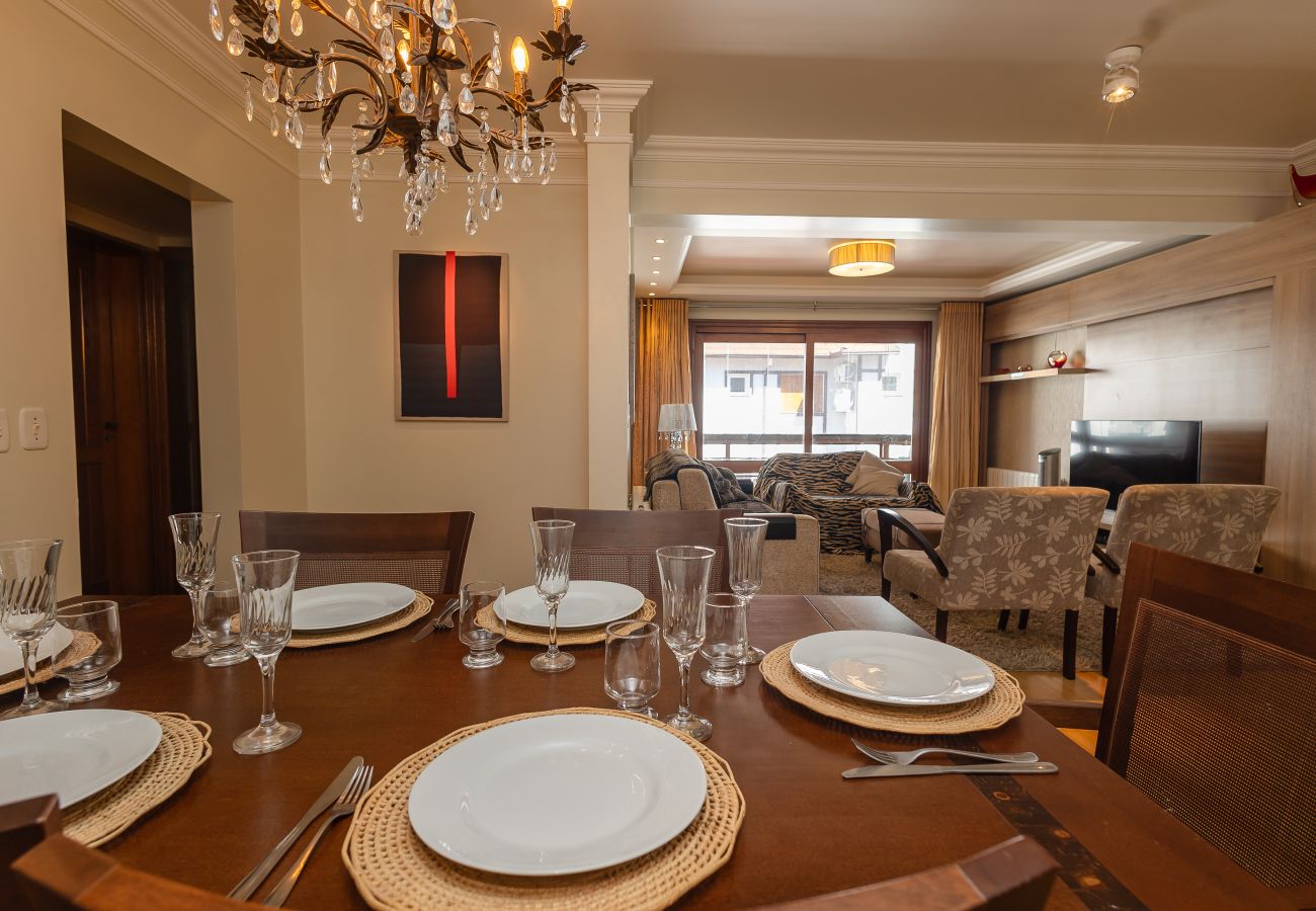 Apartamento em Gramado - Apto amplo 2D (banho social+lavabo) no coração de Gramado!