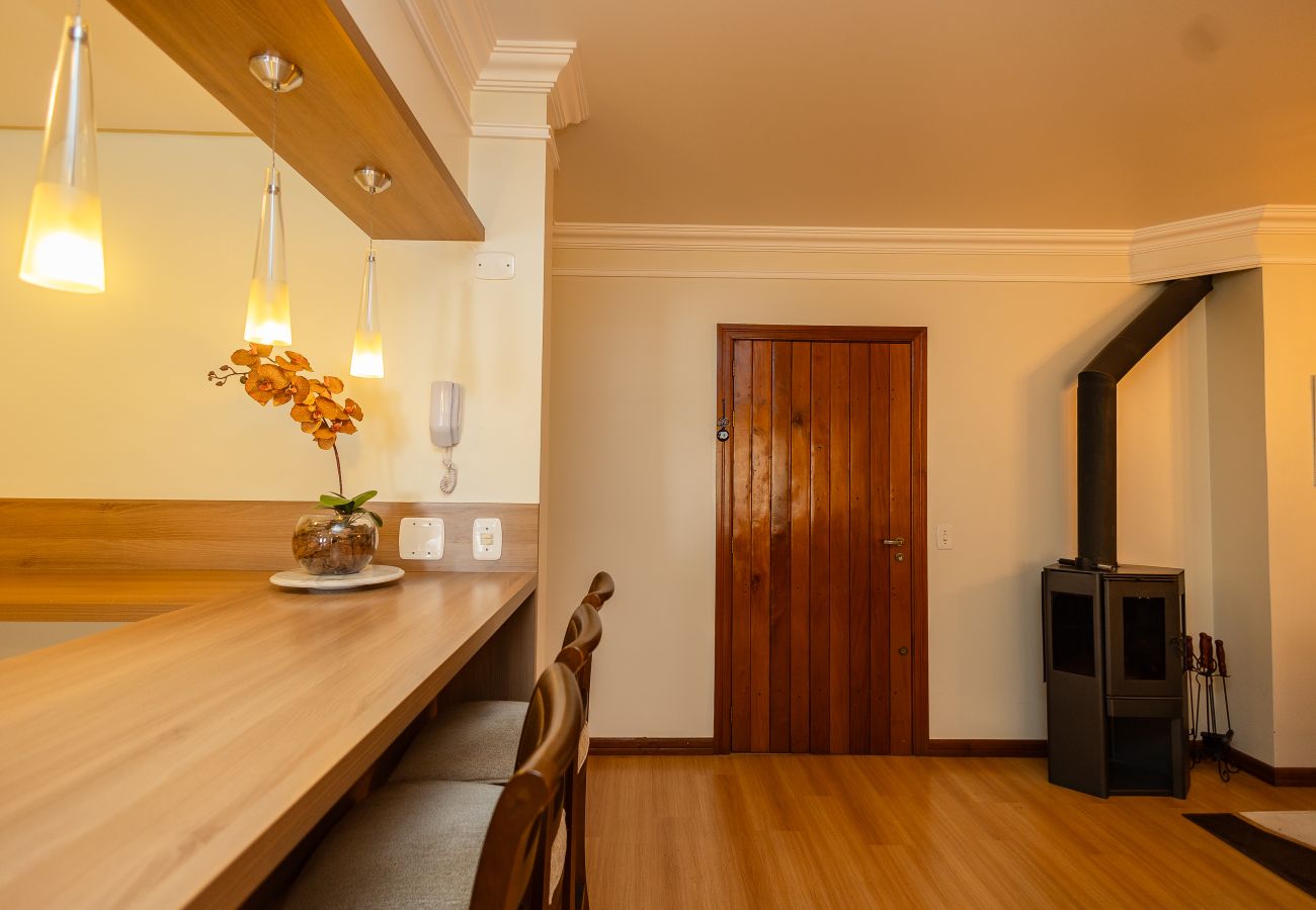 Apartamento em Gramado - Apto amplo 2D (banho social+lavabo) no coração de Gramado!